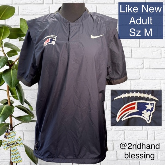 Like New Nike New England Patriots Short Sleeve Windbreaker Pullover, Adult Sz M - Picture 1 of 12